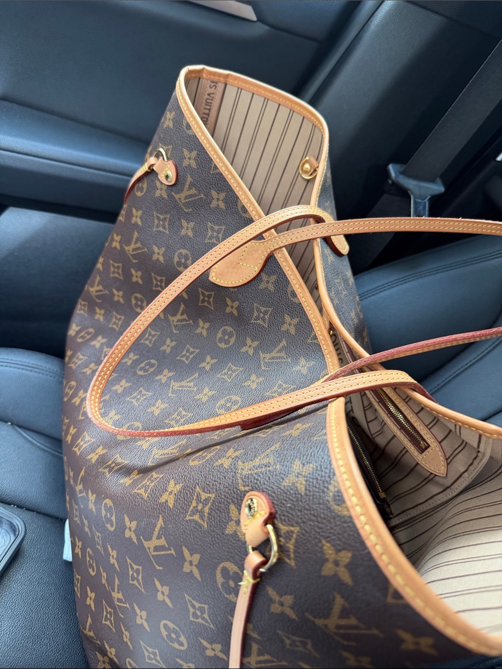 Louis Vuitton GM Neverfull Monogram Canvas Tote in Brown and Tan